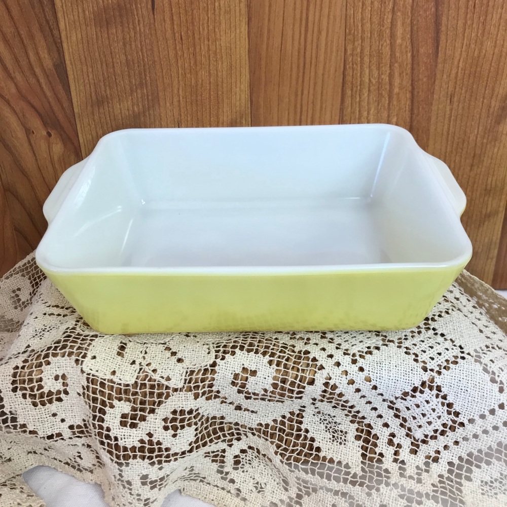 Pyrex Yellow Rectangle Baking Dish